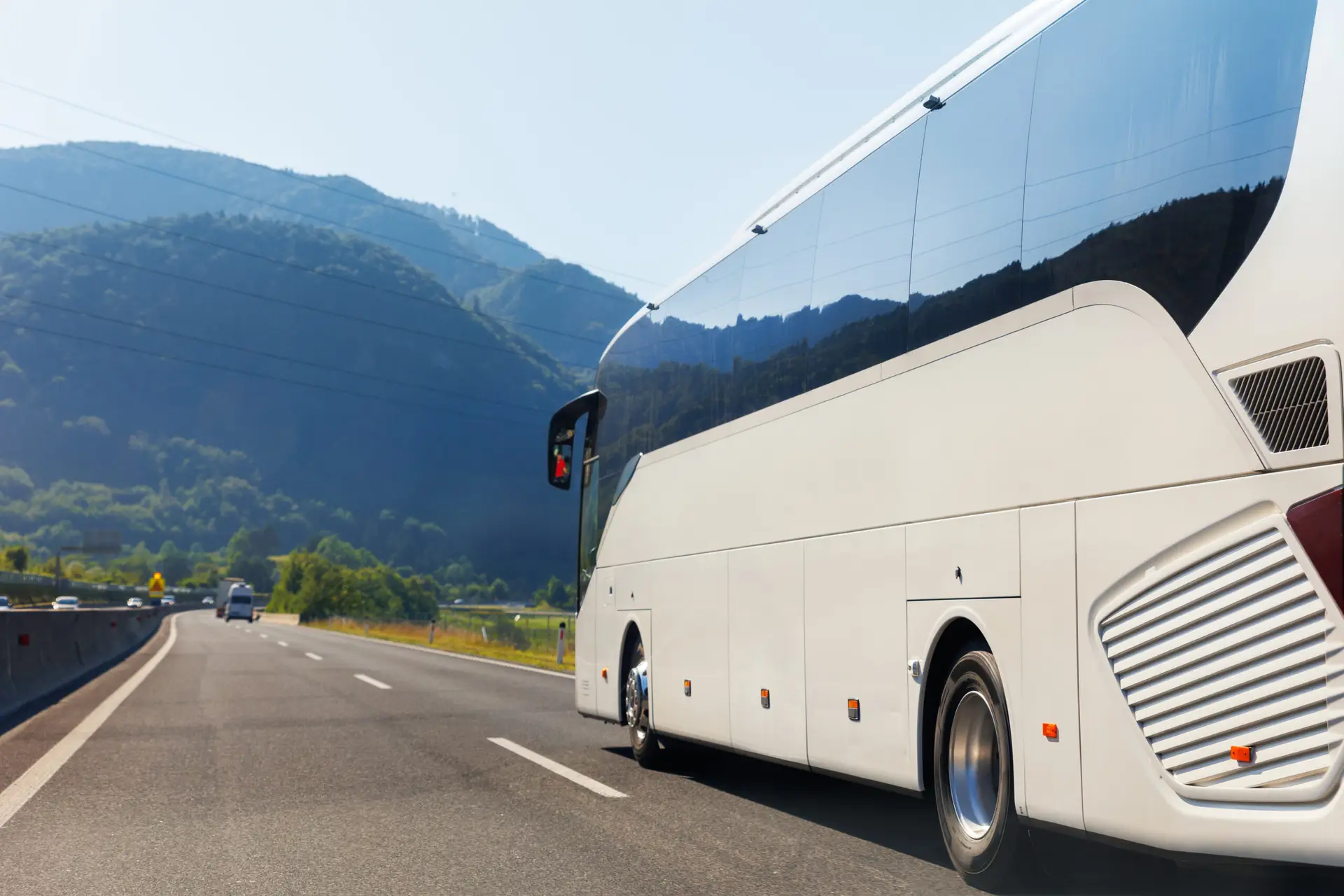 luxury bus tours